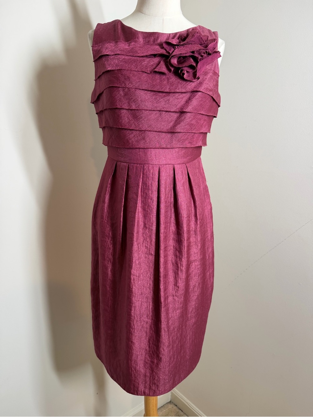 Adrianna Papell Women’s Shimmer Layered -SZ 4- Cocktail Dress
